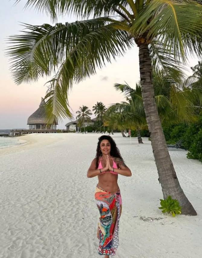 Melek Mosso'nun Maldivler pozu olay oldu - Resim: 2